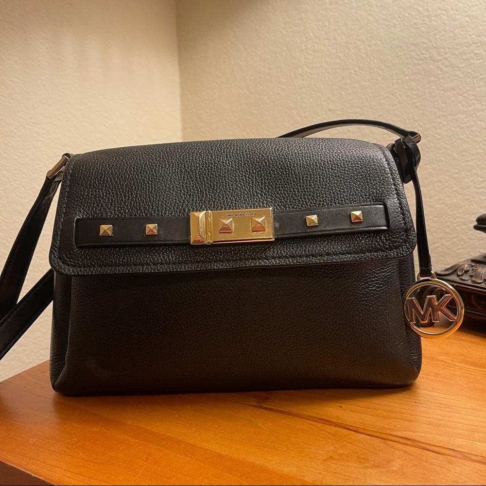 Michael Kors Addison Messenger  Leather Bag